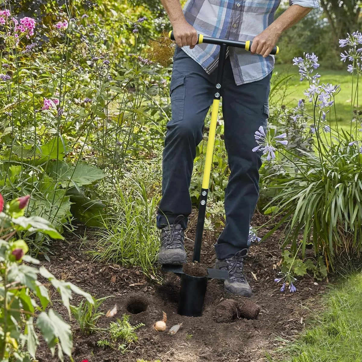 Jardineer Bulb Planter Tool Long Handle, Heavy Duty Stainless Steel Garden Transplanter with Ergonomic Handle, Ideal for Planting Bulbs, Seedlings, Flowers & Vegetables, Durable Gardening Hand Tool