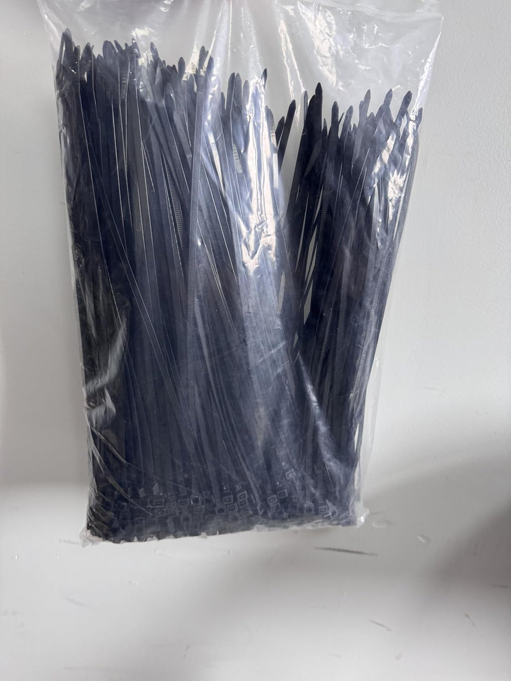 XINGO 1000 PCS Black Zip Ties 8 Inch, 60 LBS Tensile Strength, Self-Locking Nylon Plastic Nylon PA66 Wire Ties for Indoor and Outdoor Use