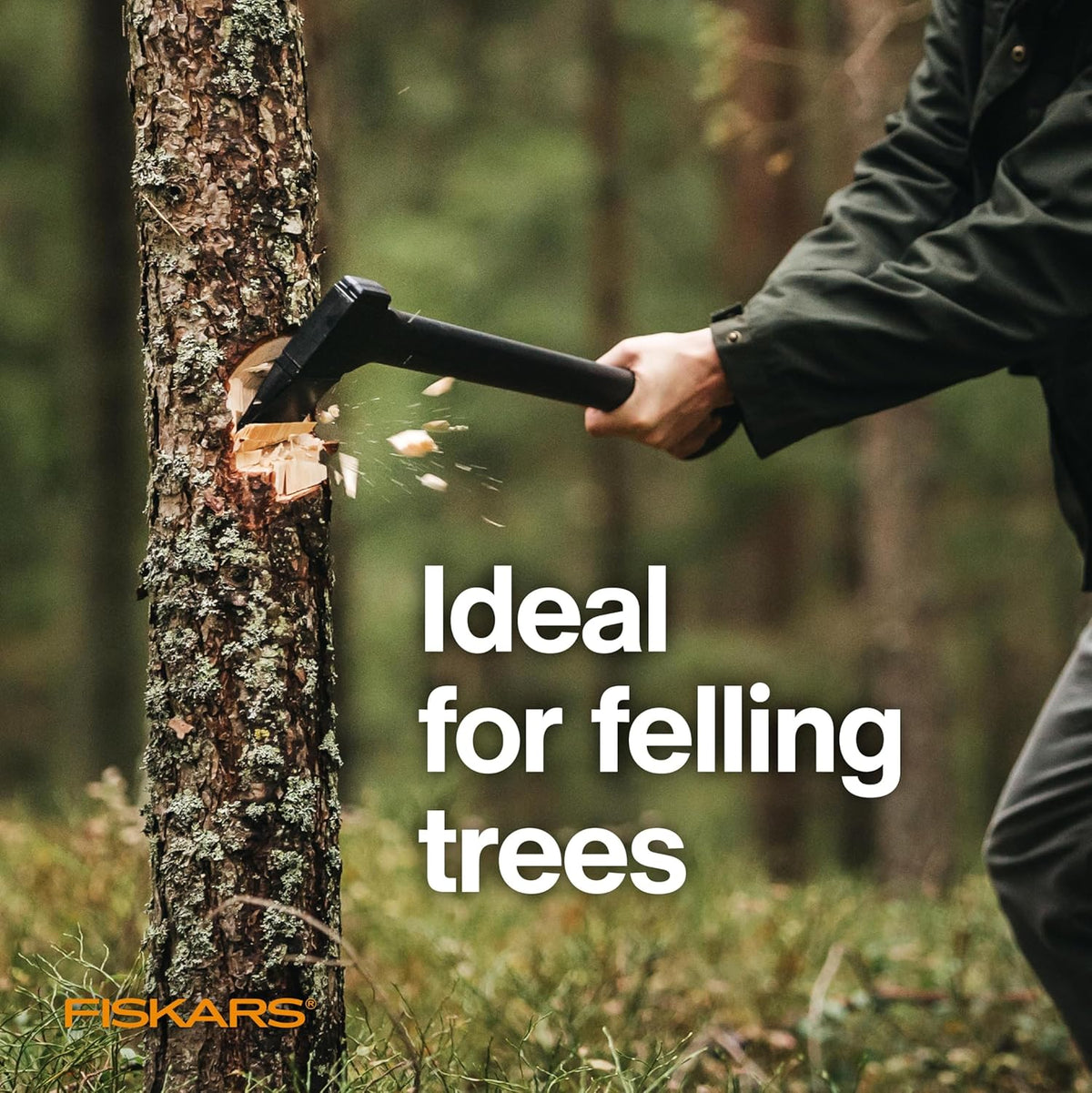 Fiskars X15 Splitting Axe, Tree Branch Cutter and Wood Splitter (23.5-Inch Axe) with Shock-Absorbing Handle